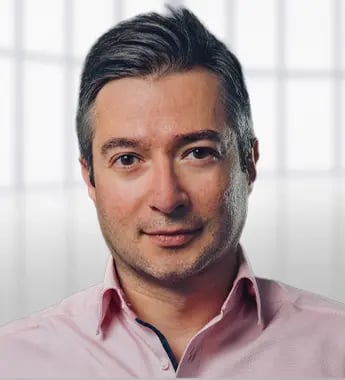 Isik-Mustafa_345x380px