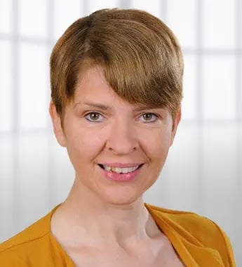 Kury-Alexandra_345x380px