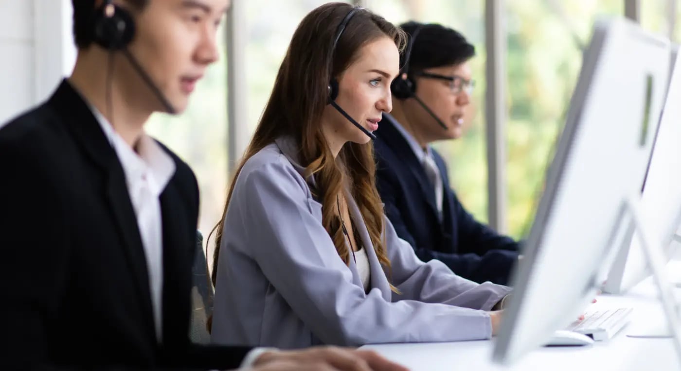 Voice Agents in Banking and Insurance: What They Really Deliver in 2026