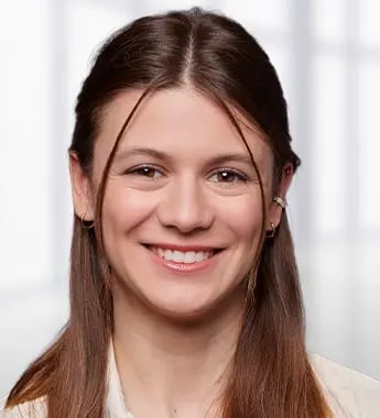 Gizem-Sunar_345x380px