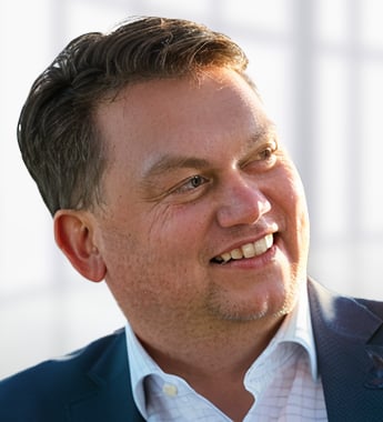 Helten_Dominik_345x380px